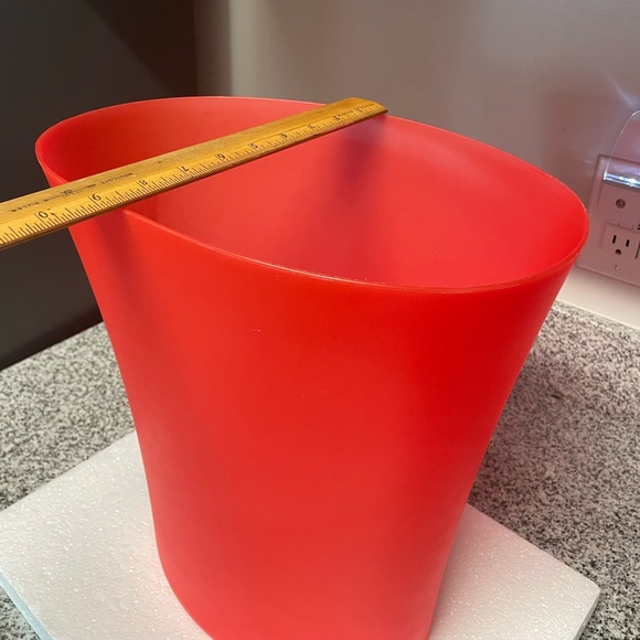 Sterilite Small Reddish Orange Oval Shape Trash Can  wide Top Narrow Bottom - Picture 10 of 11